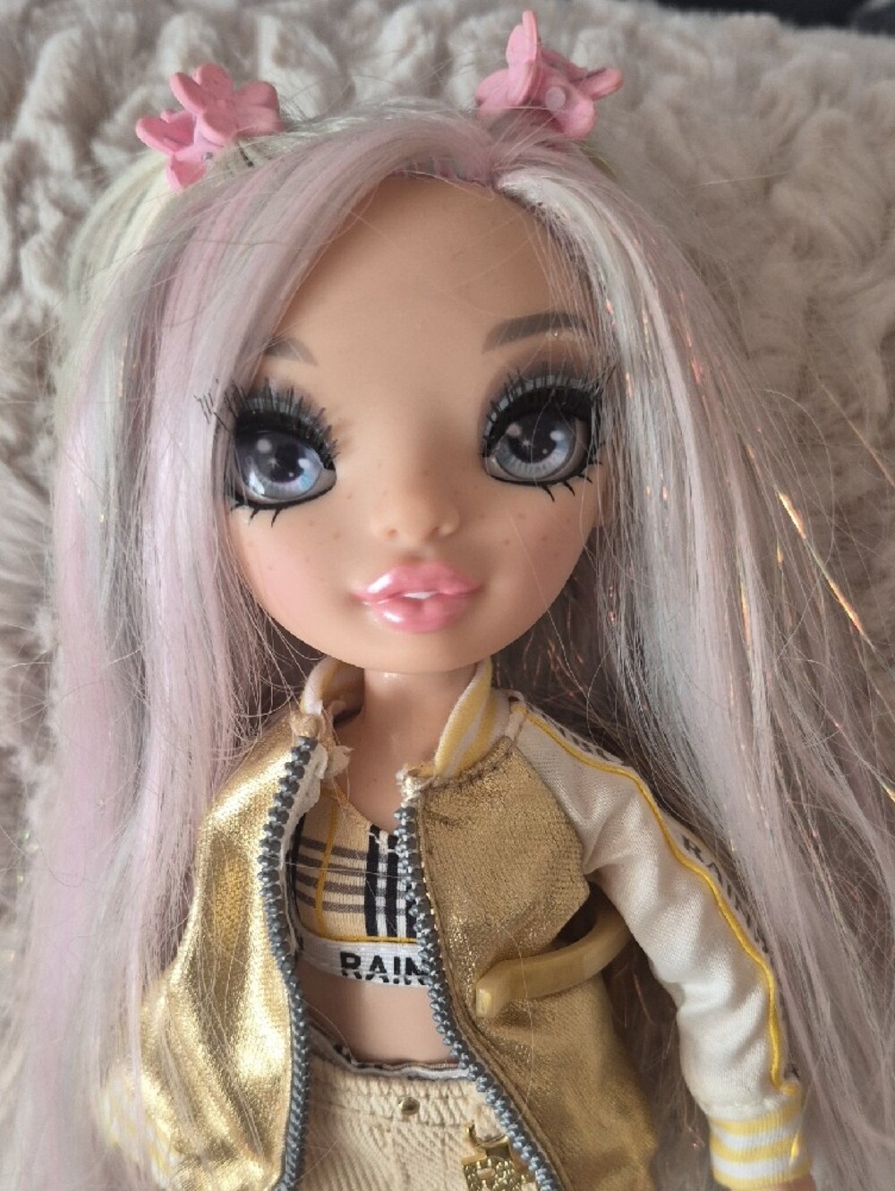 Rainbow High Margo De Perla Doll. - Picture 2 of 5